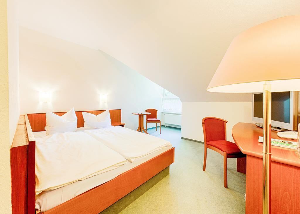 Carmina Am See Karnin  Room photo